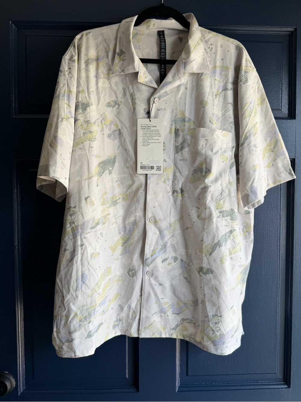 Men's Short-Sleeve Button-Up Shirt - Light Abstract Print